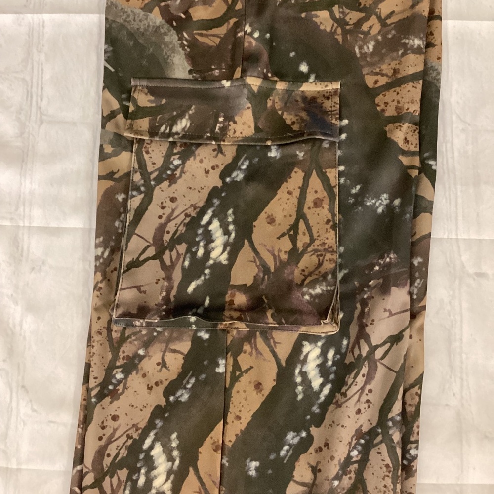 CAMOUFLAGE TREE CARGO PANTS (Color: Tree Edges) - Picture 3 of 10